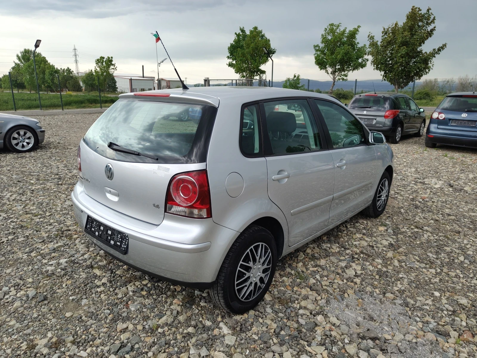 VW Polo 1.4 75 климатик , снимка 6 - Автомобили и джипове - 54574558