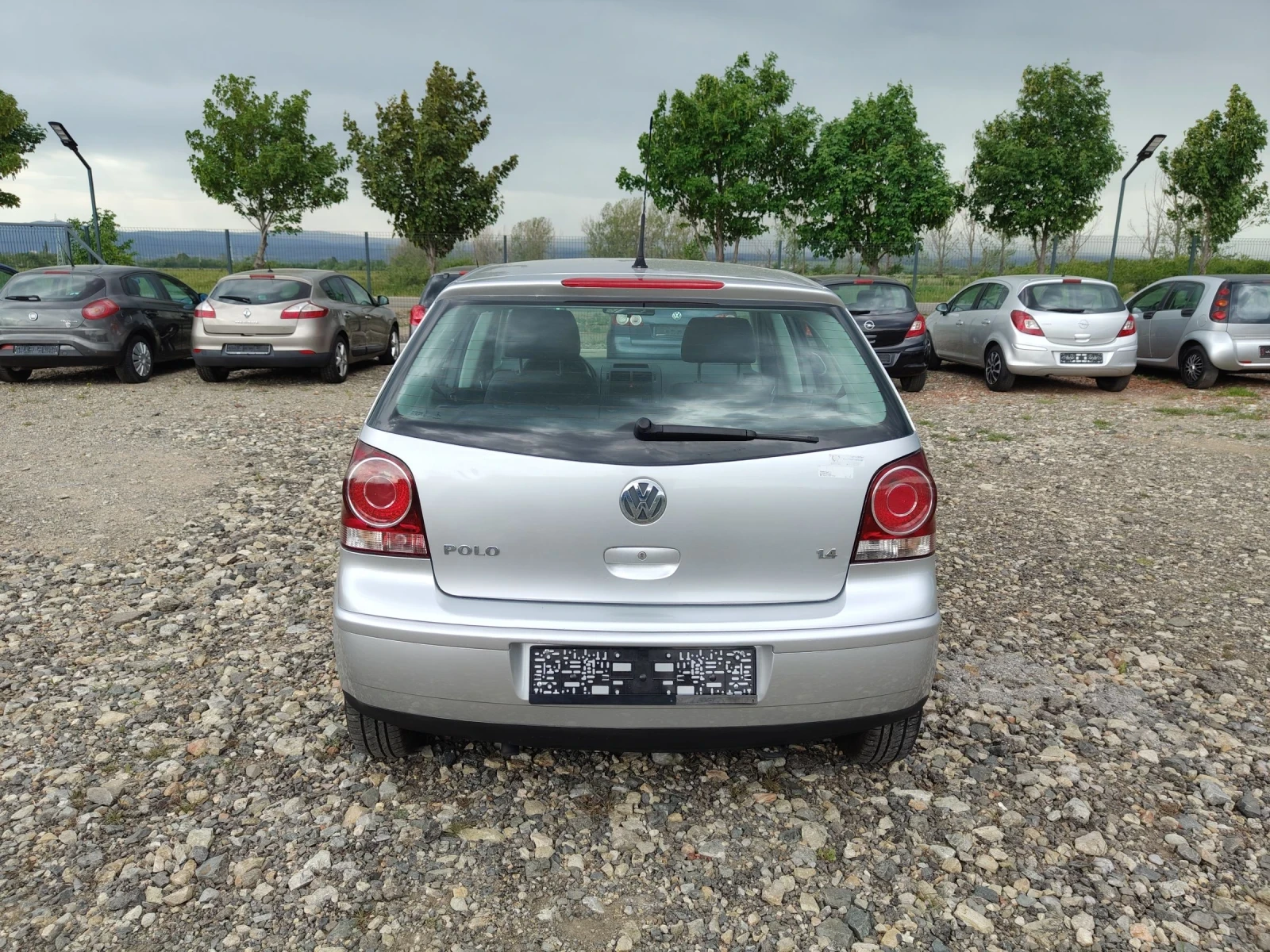 VW Polo 1.4 75 климатик , снимка 5 - Автомобили и джипове - 54574558