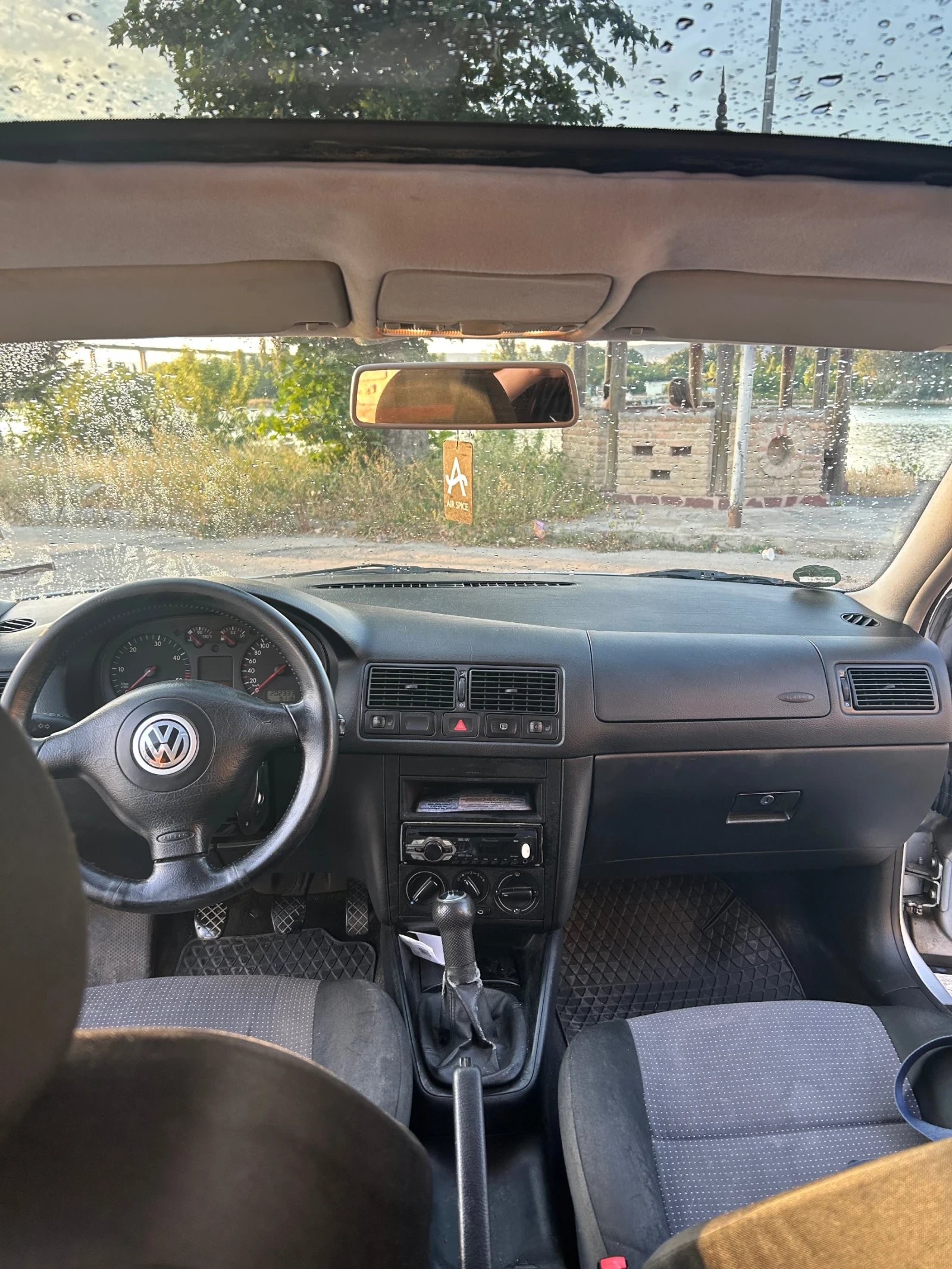 VW Golf 4 1.9 TDI, снимка 8 - Автомобили и джипове - 54754562