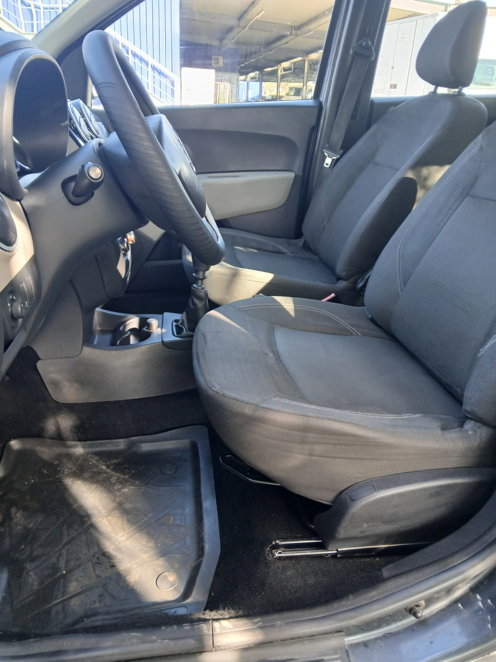 Dacia Lodgy 1.5 DCI-7mesta, снимка 6 - Автомобили и джипове - 54907495