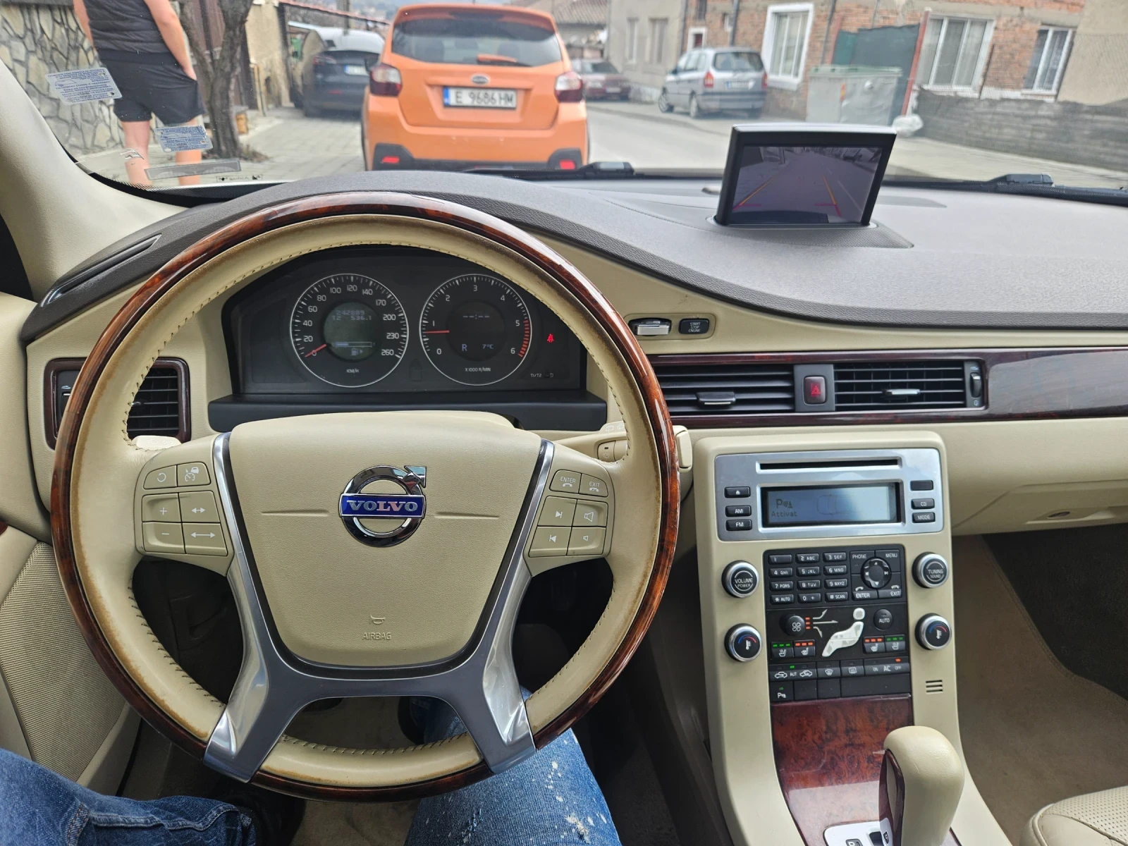 Volvo V70 2.4D, снимка 8 - Автомобили и джипове - 55403372