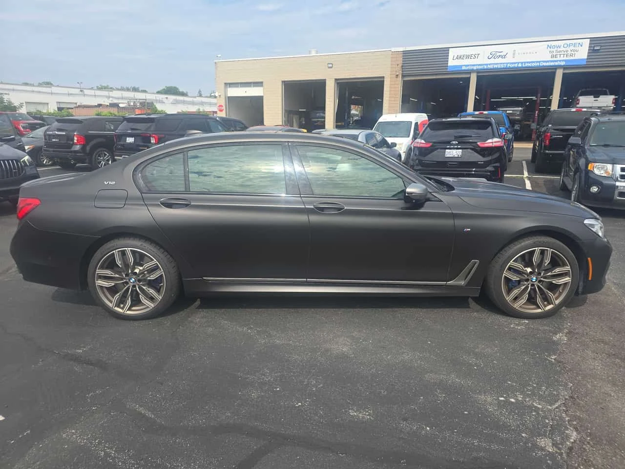 BMW 760 * xDrive * CARFAX * V12 * ДИГИТАЛЕН КЛЮЧ, снимка 3 - Автомобили и джипове - 55577778