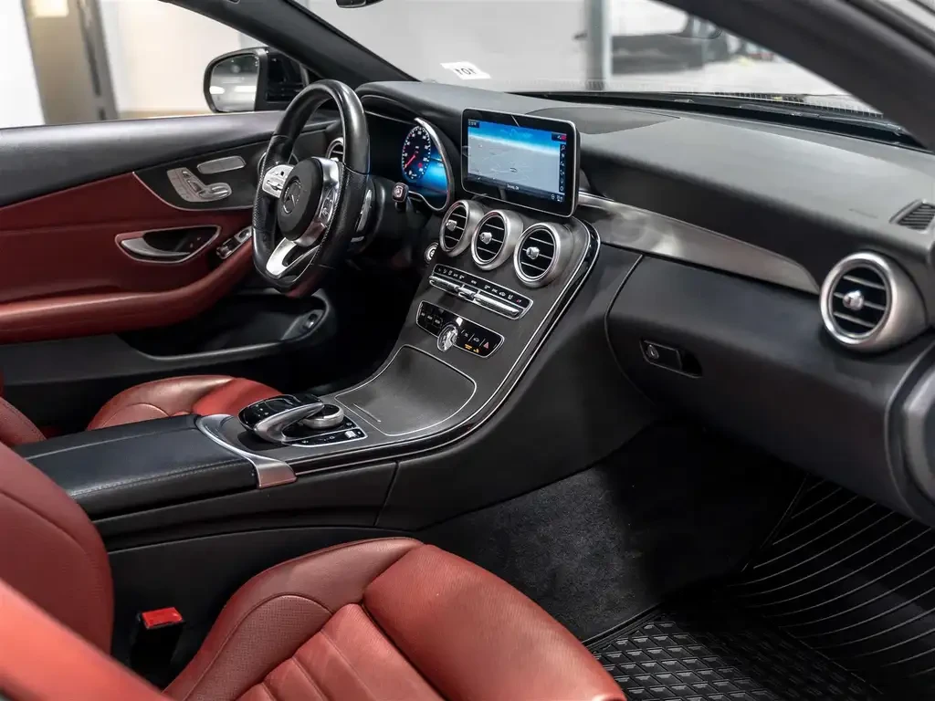 Mercedes-Benz C 300 AMG* LINE* 4MATIC* ДИГИТАЛНО* ТАБЛО* 360КАМЕРА* ПО, снимка 6 - Автомобили и джипове - 55619283