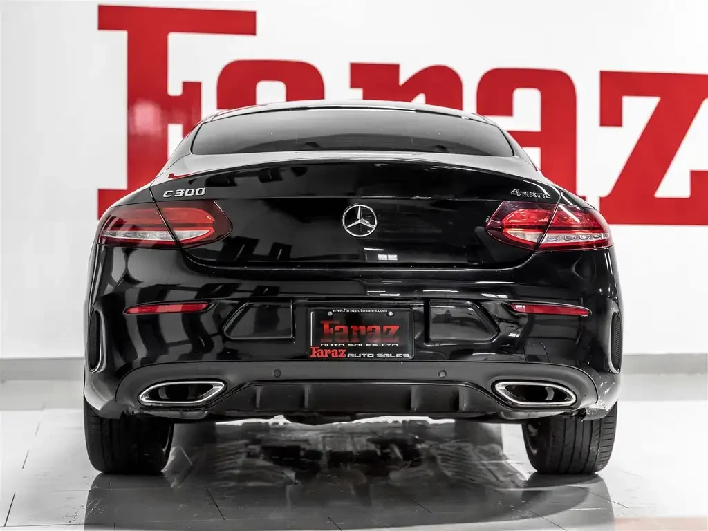 Mercedes-Benz C 300 AMG* LINE* 4MATIC* ДИГИТАЛНО* ТАБЛО* 360КАМЕРА* ПО, снимка 4 - Автомобили и джипове - 55619283