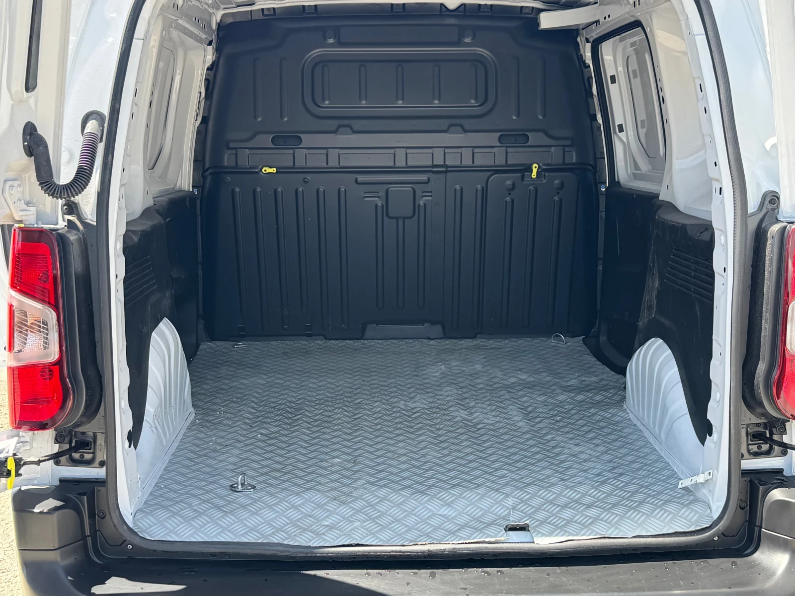 Citroen Berlingo 1.2 PURETECH, снимка 8 - Автомобили и джипове - 55644885