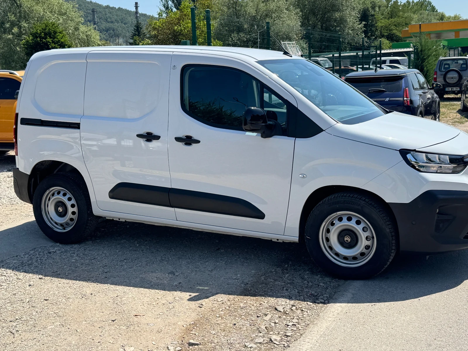 Citroen Berlingo 1.2 PURETECH, снимка 3 - Автомобили и джипове - 55644885