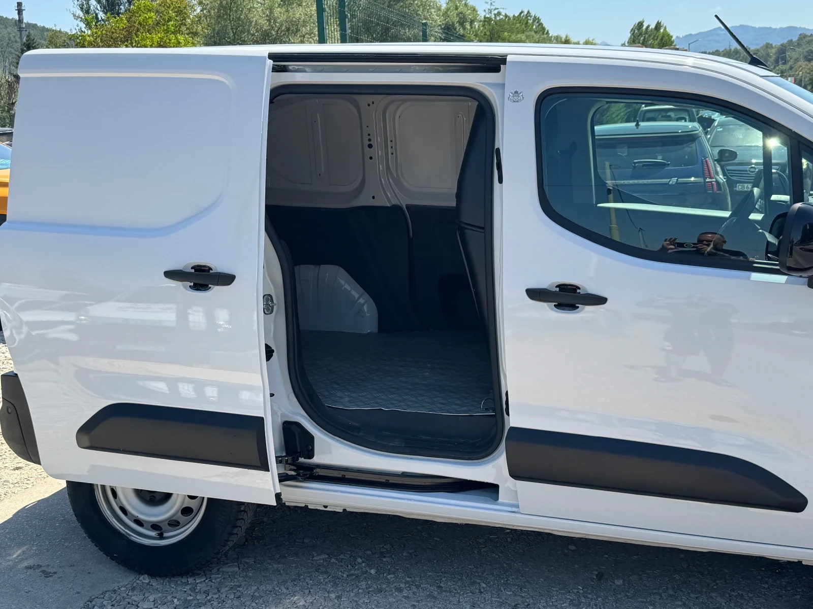 Citroen Berlingo 1.2 PURETECH, снимка 4 - Автомобили и джипове - 55644885