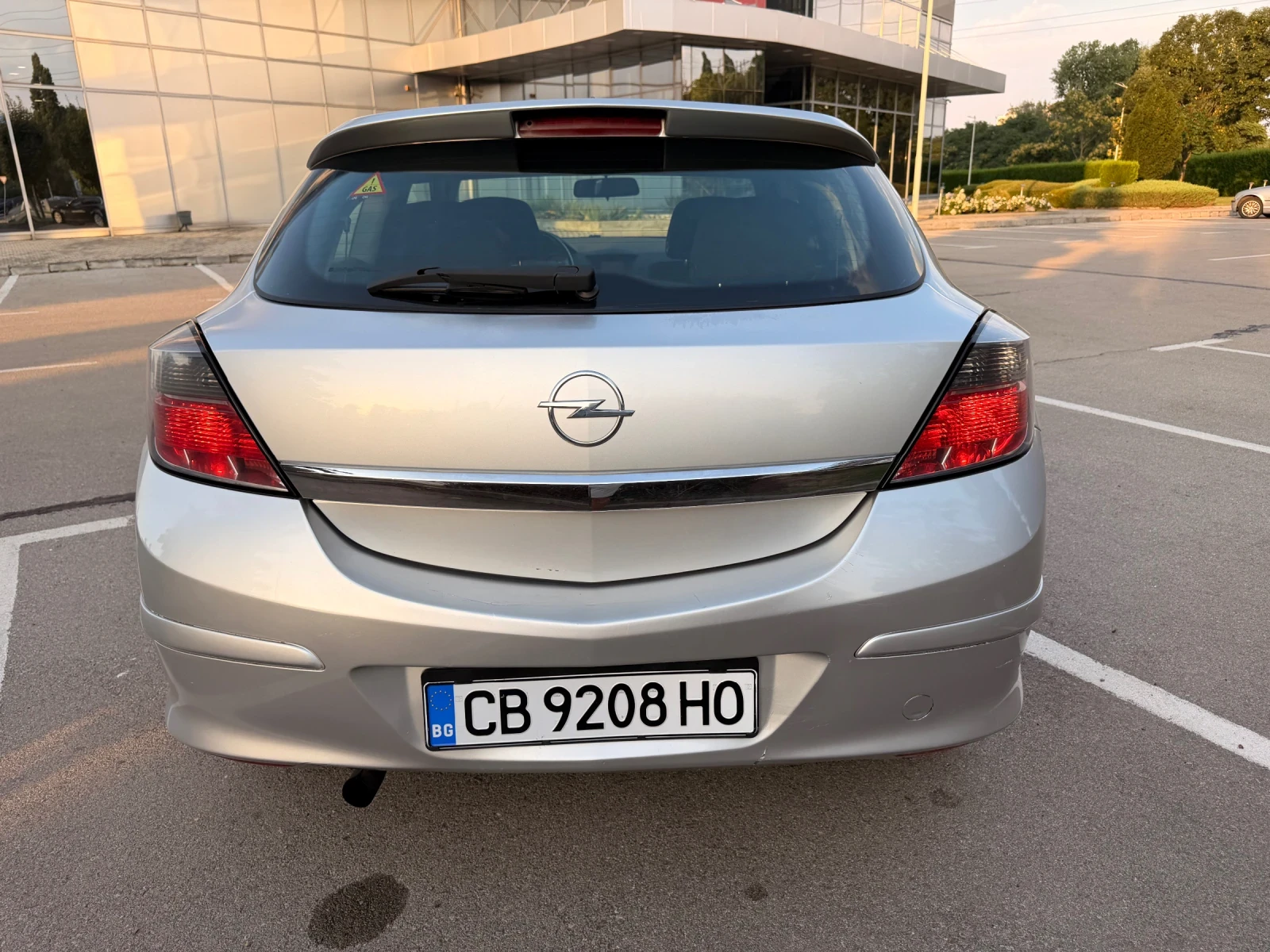Opel Astra Газ.Инжекцион , снимка 4 - Автомобили и джипове - 55798490
