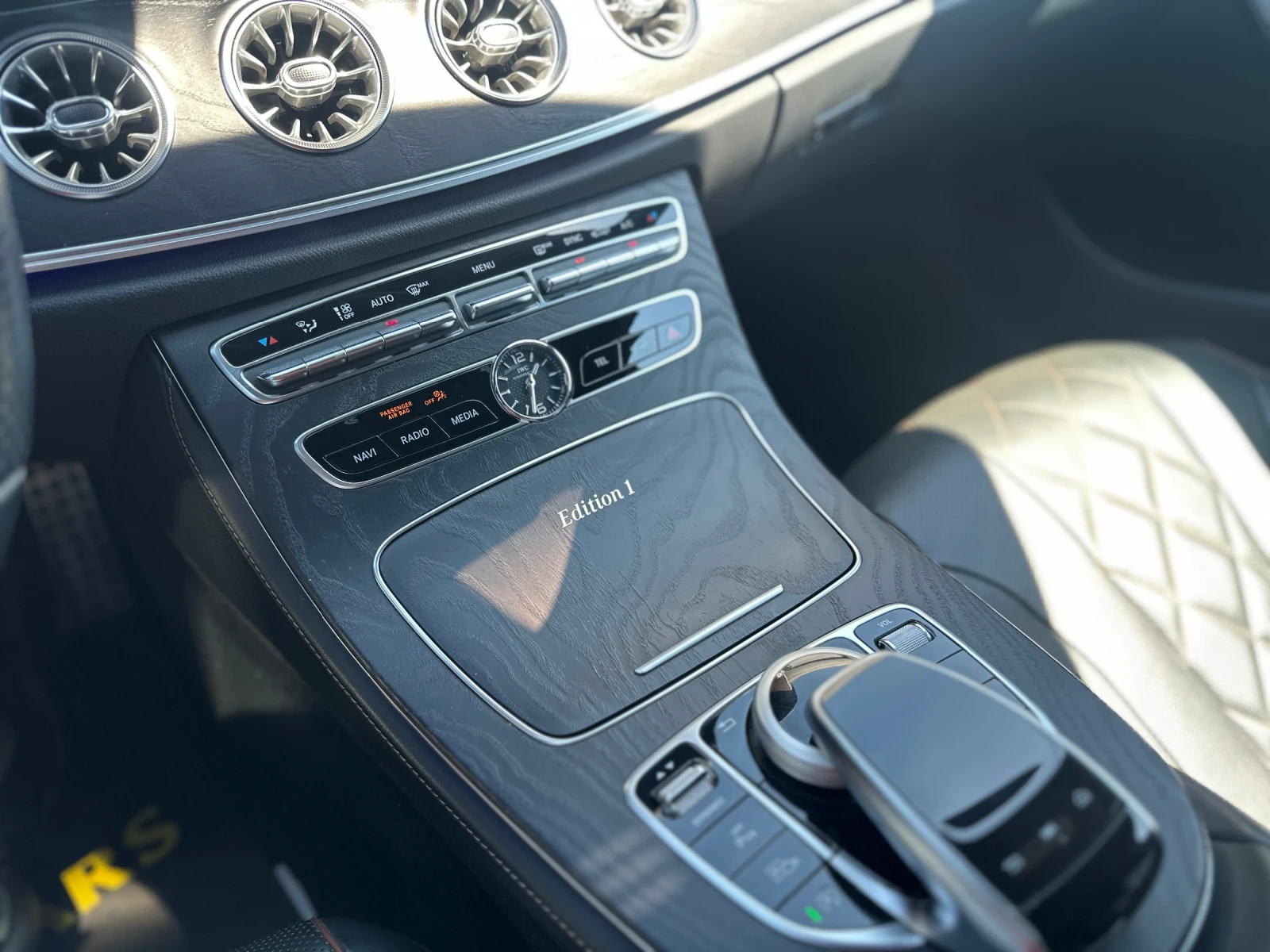 Mercedes-Benz CLS 400 AMG 360/DISTR/ОБДУХ/ПАМЕТ/FULL, снимка 10 - Автомобили и джипове - 55879537