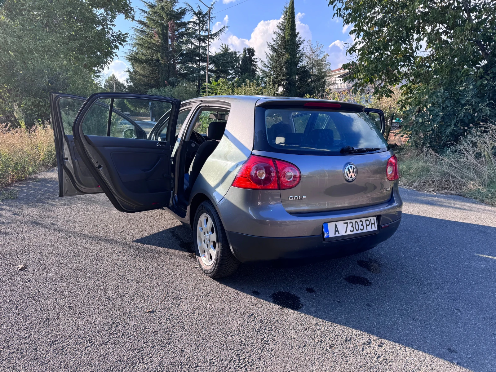 VW Golf 5, снимка 6 - Автомобили и джипове - 56121034