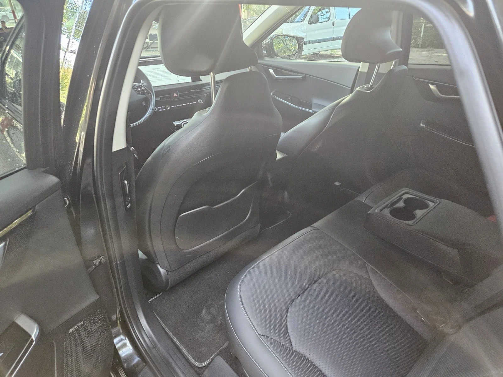 Kia EV6, снимка 8 - Автомобили и джипове - 56315541