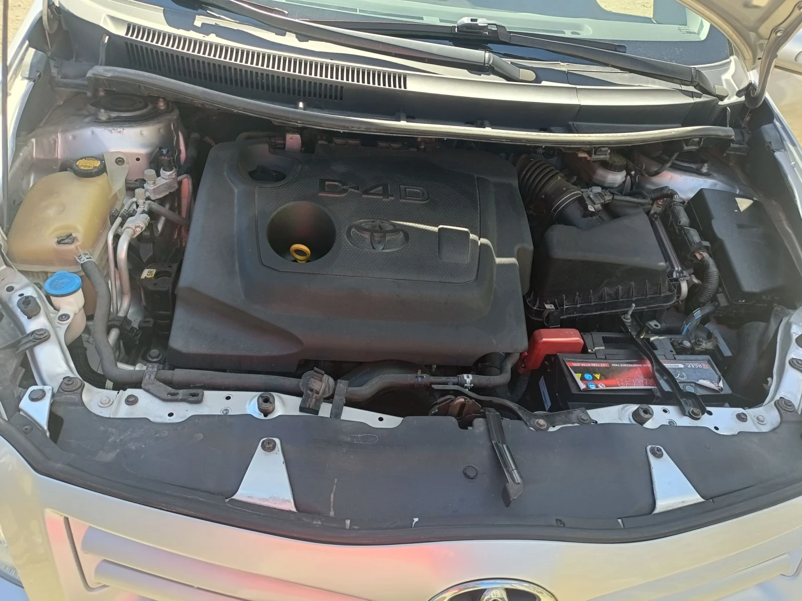 Toyota Auris, снимка 13 - Автомобили и джипове - 56339195