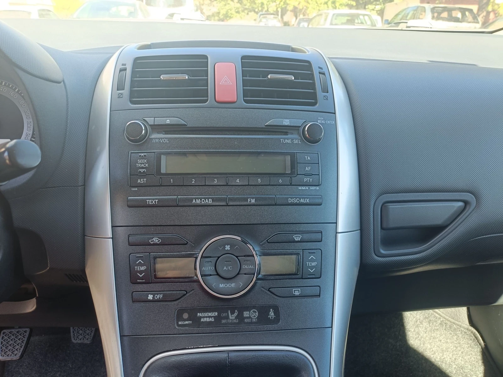 Toyota Auris, снимка 10 - Автомобили и джипове - 56339195