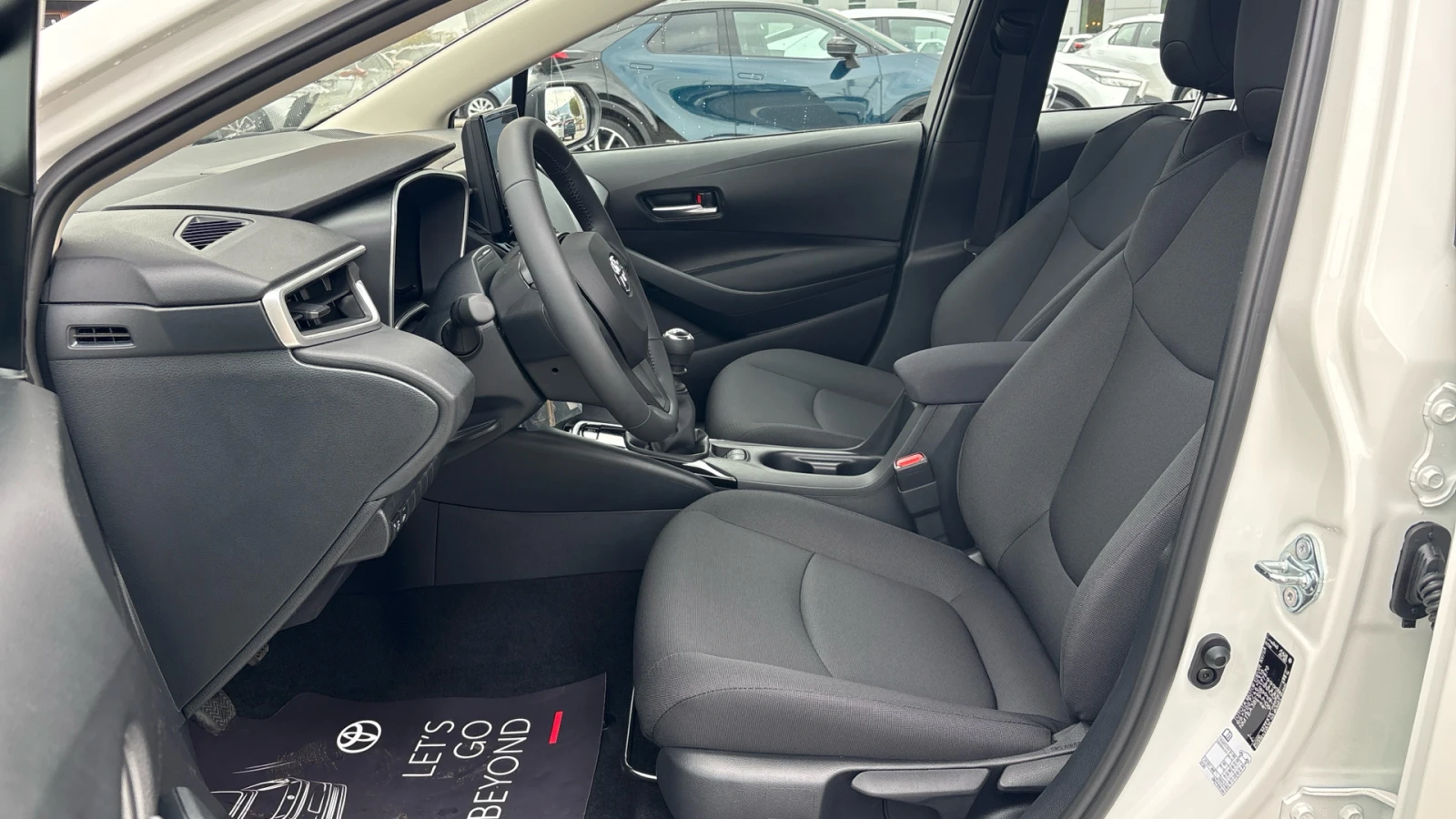 Toyota Corolla 1.5 6MT Comfort, снимка 10 - Автомобили и джипове - 56698381
