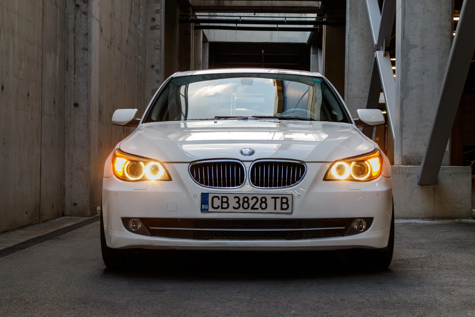 BMW 528 3.0i, снимка 2 - Автомобили и джипове - 56743286