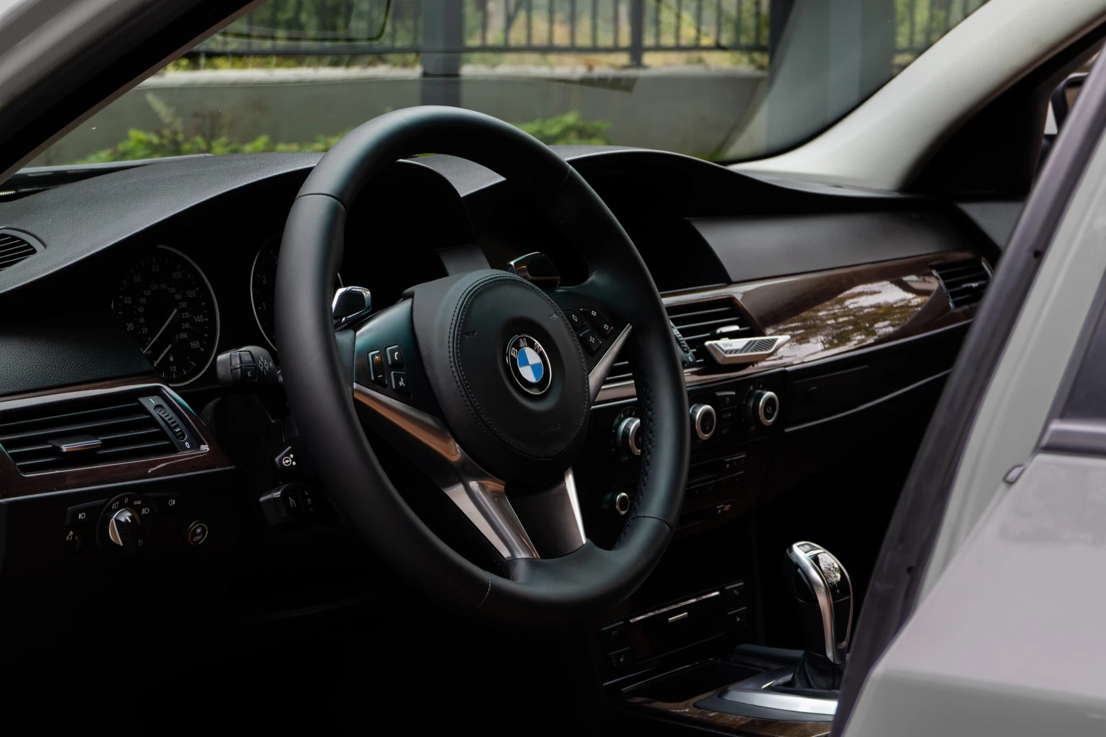 BMW 528 3.0i, снимка 13 - Автомобили и джипове - 56743286
