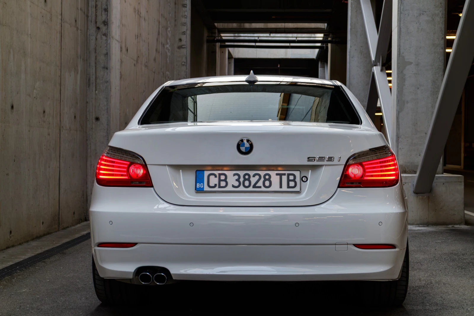 BMW 528 3.0i, снимка 6 - Автомобили и джипове - 56743286