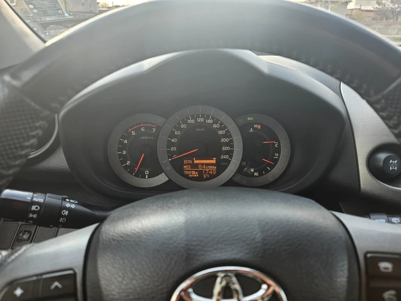 Toyota Rav4 D4D, снимка 7 - Автомобили и джипове - 52921140