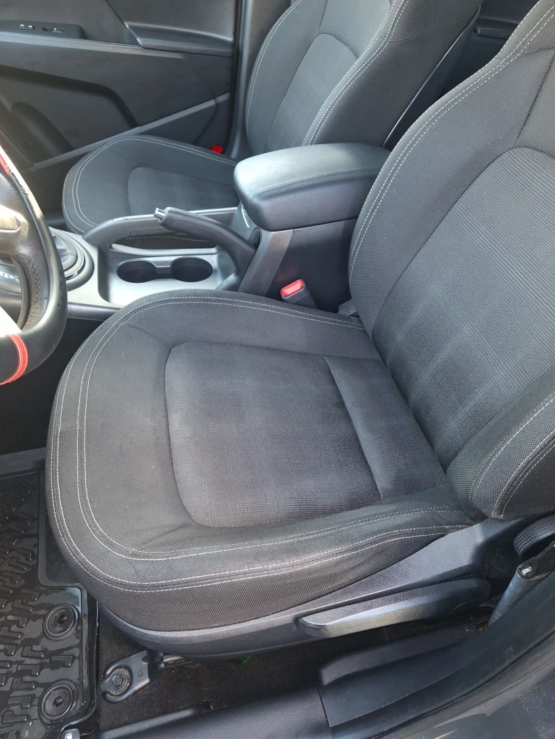 Kia Sportage 1.7 d, снимка 9 - Автомобили и джипове - 53121486