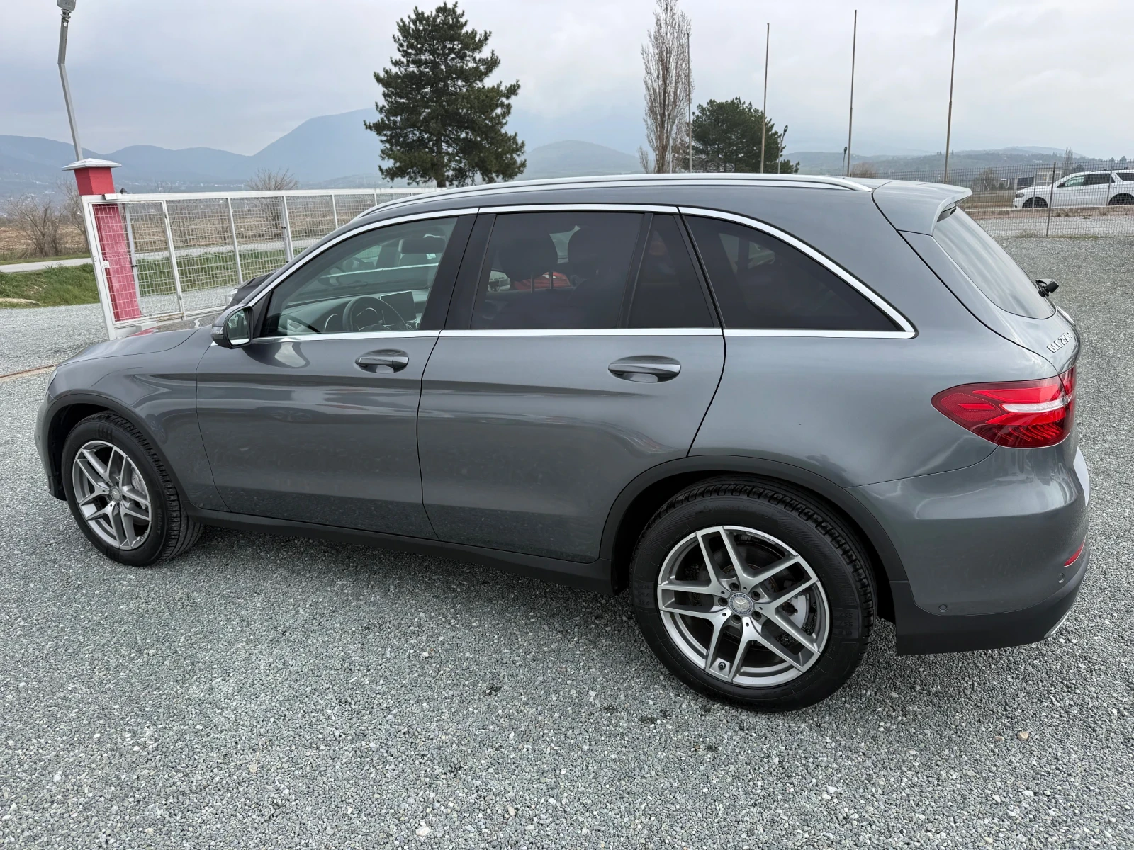Mercedes-Benz GLC 250 (KATO НОВА)^(4-MATIC)^(AMG), снимка 8 - Автомобили и джипове - 54038858