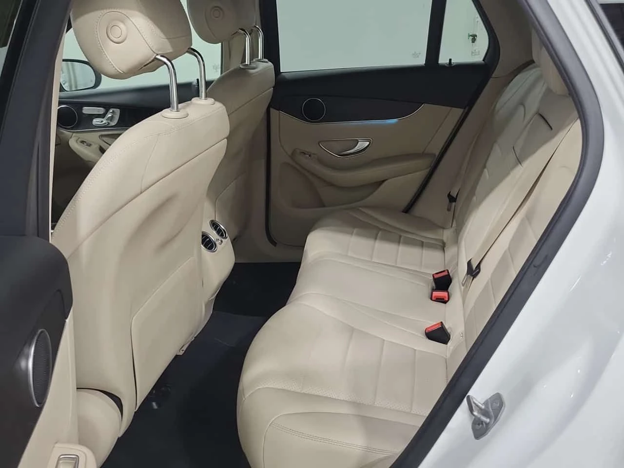 Mercedes-Benz GLC 300 AMG Line * Head Up * CARFAX * , снимка 10 - Автомобили и джипове - 54396570