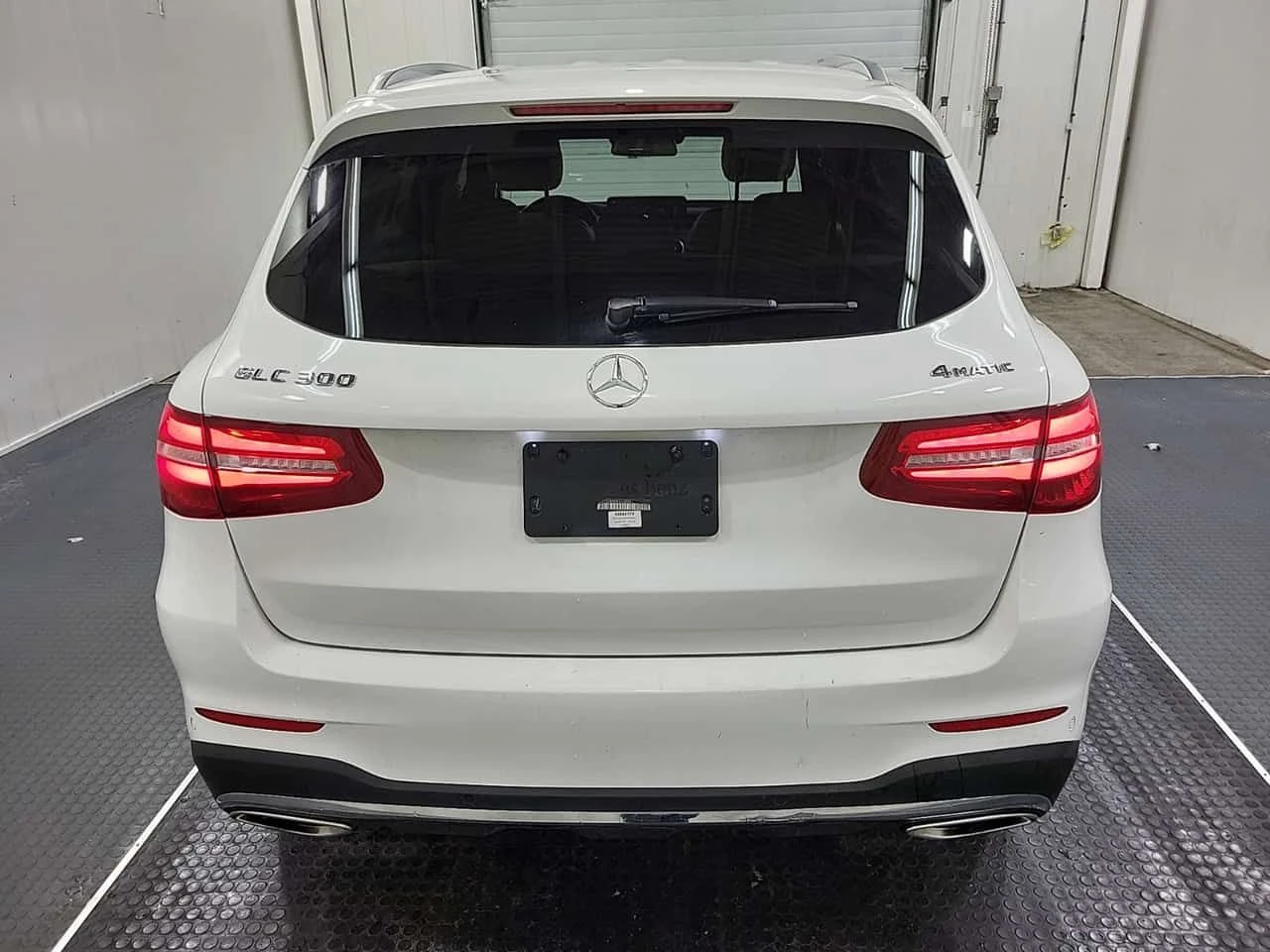 Mercedes-Benz GLC 300 AMG Line * Head Up * CARFAX * , снимка 5 - Автомобили и джипове - 54396570