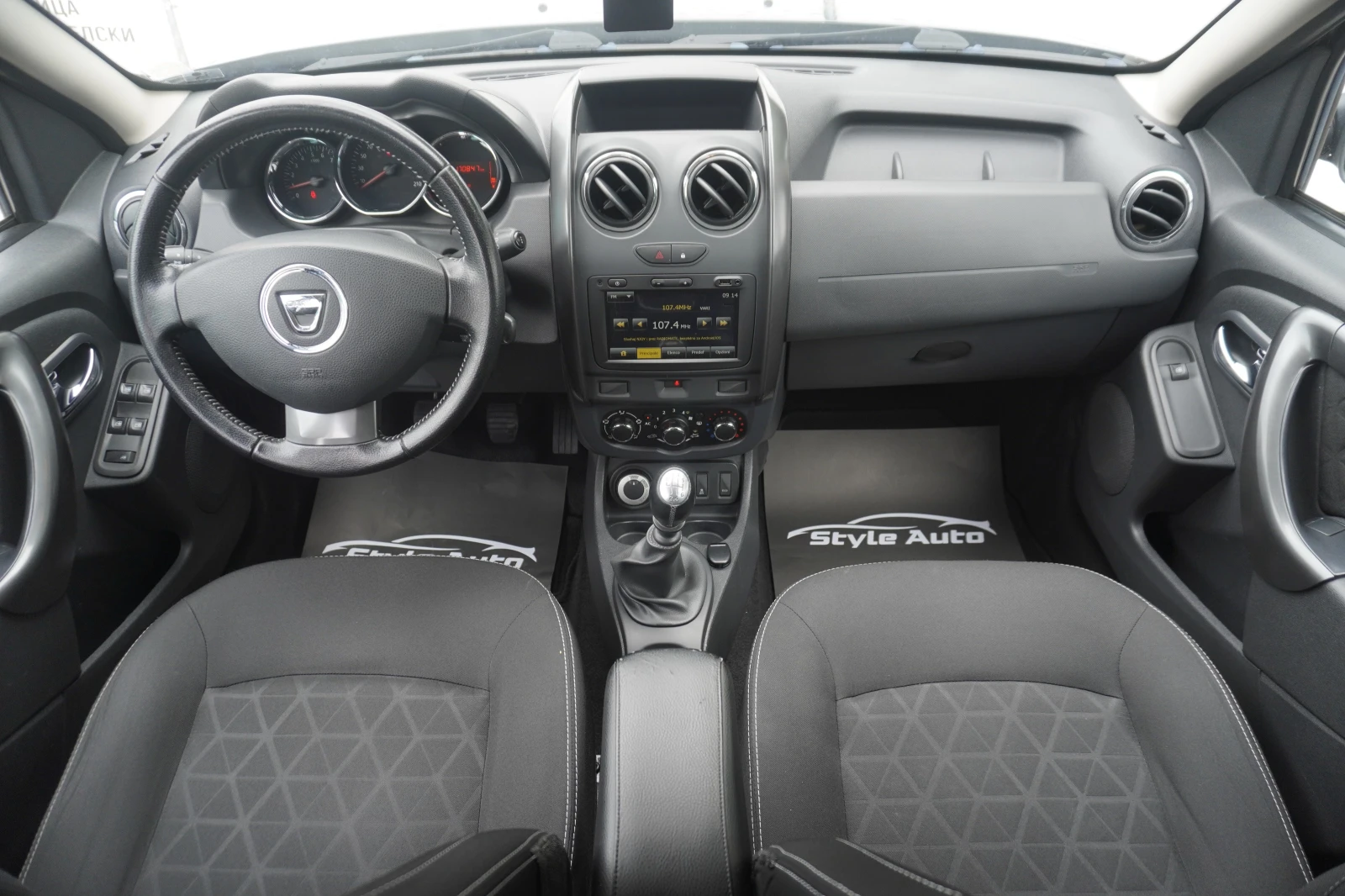 Dacia Duster 1.6i 4WD NAVI, FACE, УНИКАТ!! !, снимка 10 - Автомобили и джипове - 54458782
