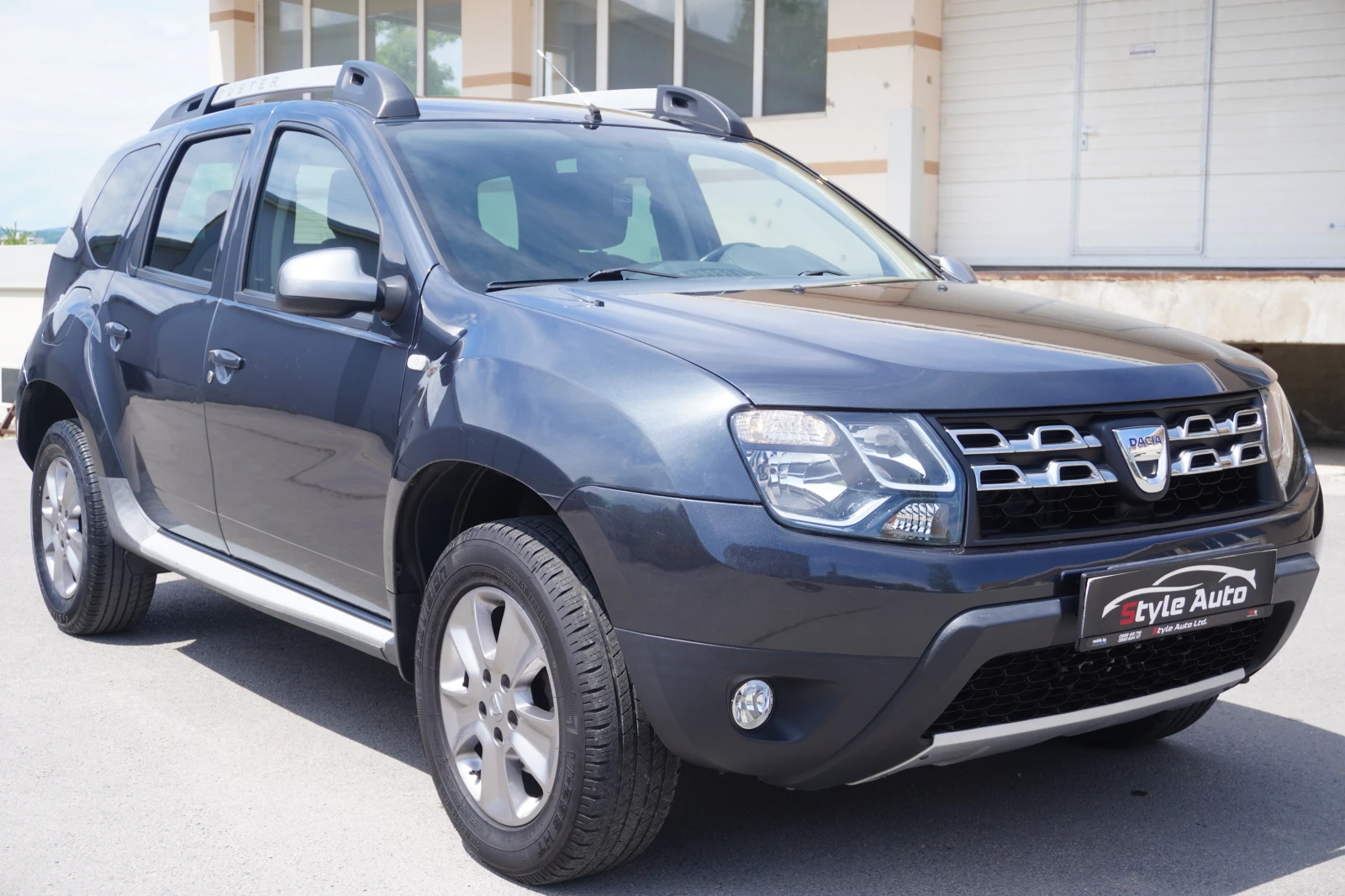 Dacia Duster 1.6i 4WD NAVI, FACE, УНИКАТ!! !, снимка 7 - Автомобили и джипове - 54458782