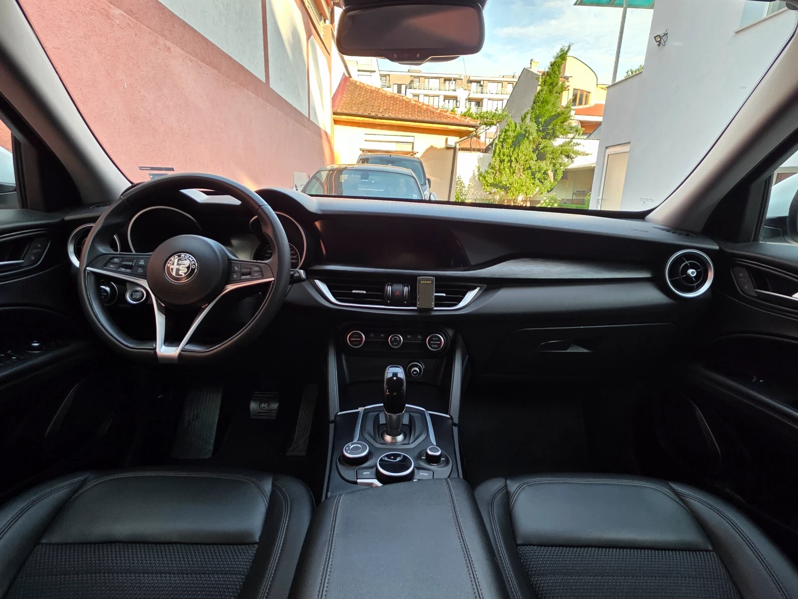 Alfa Romeo Stelvio, снимка 11 - Автомобили и джипове - 54842284