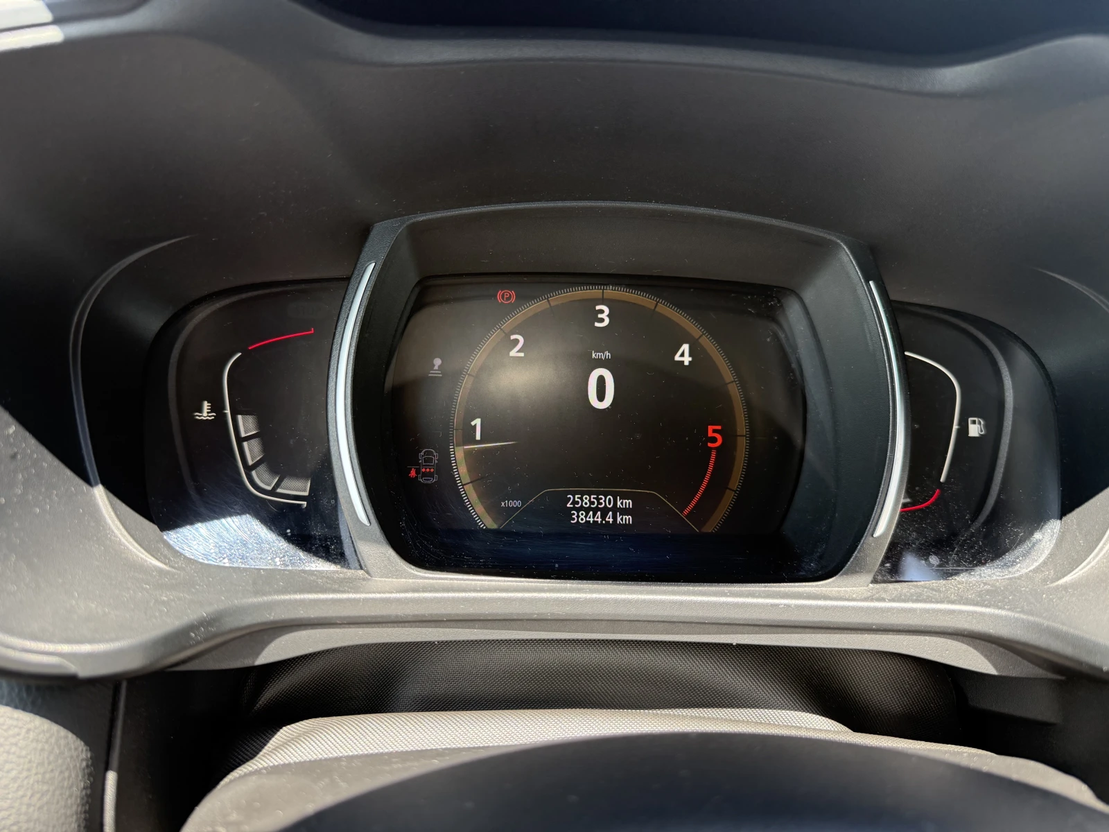Renault Kadjar 1.6 dci , снимка 7 - Автомобили и джипове - 55191357