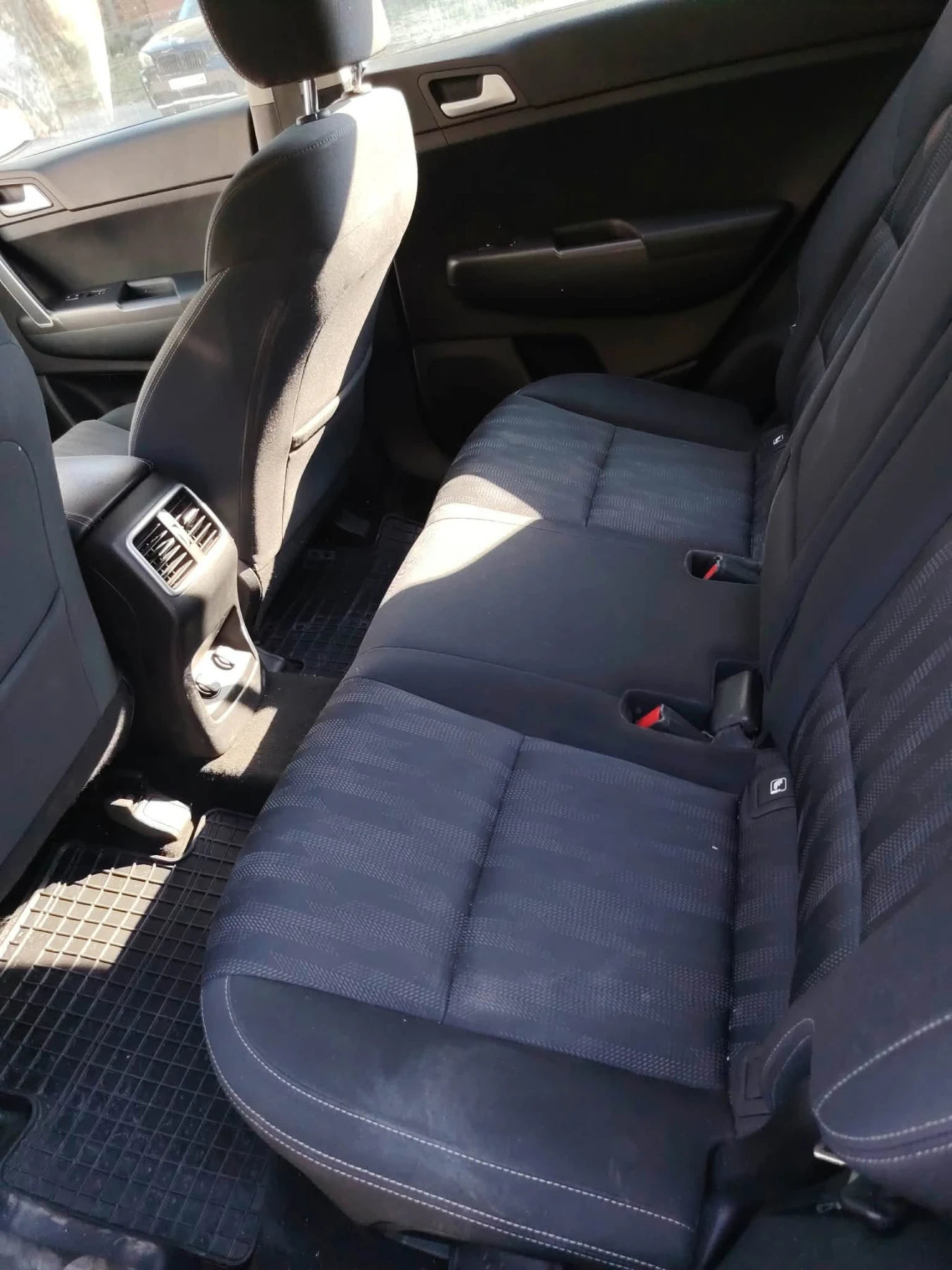 Kia Sportage, снимка 6 - Автомобили и джипове - 55710052