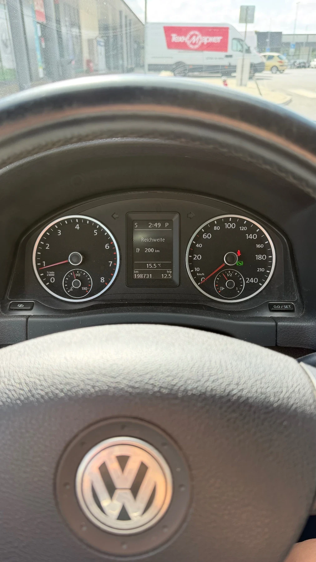 VW Tiguan, снимка 10 - Автомобили и джипове - 56410177