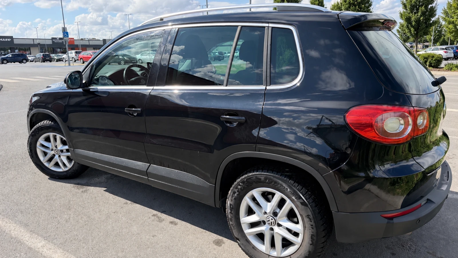 VW Tiguan, снимка 2 - Автомобили и джипове - 56410177