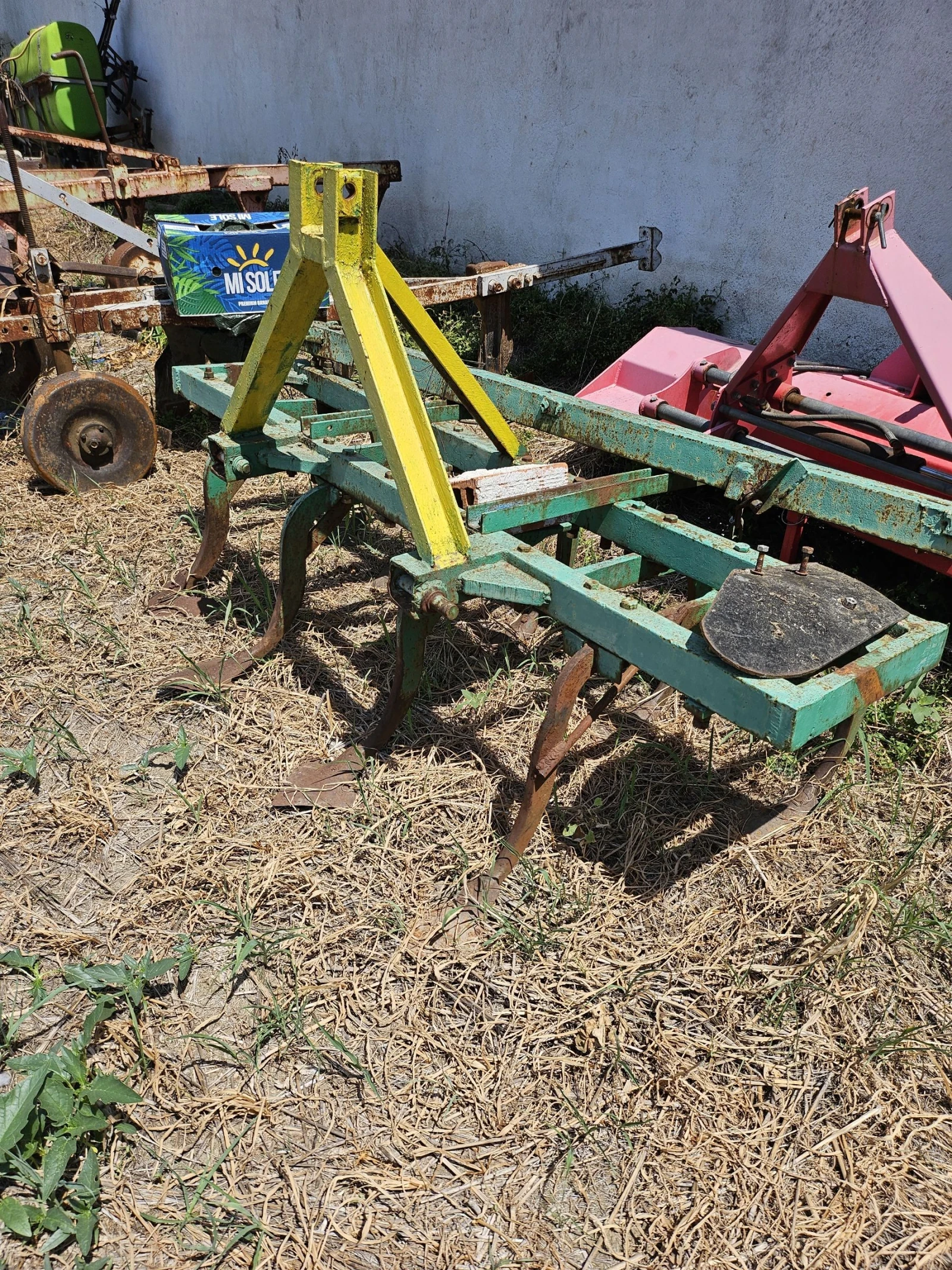 Плуг Друга марка Руски 4?25, снимка 3 - Селскостопанска техника - 54166419