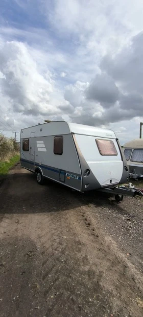 Каравана HYMER / ERIBA SWING 466, снимка 14