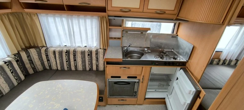 Каравана HYMER / ERIBA SWING 466, снимка 11 - Каравани и кемпери - 45878376