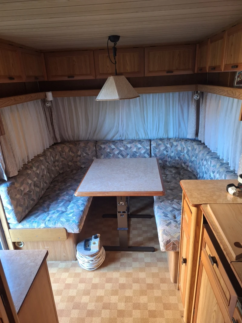 Каравана Burstner БРЮСТНЕР , снимка 13 - Каравани и кемпери - 52947600