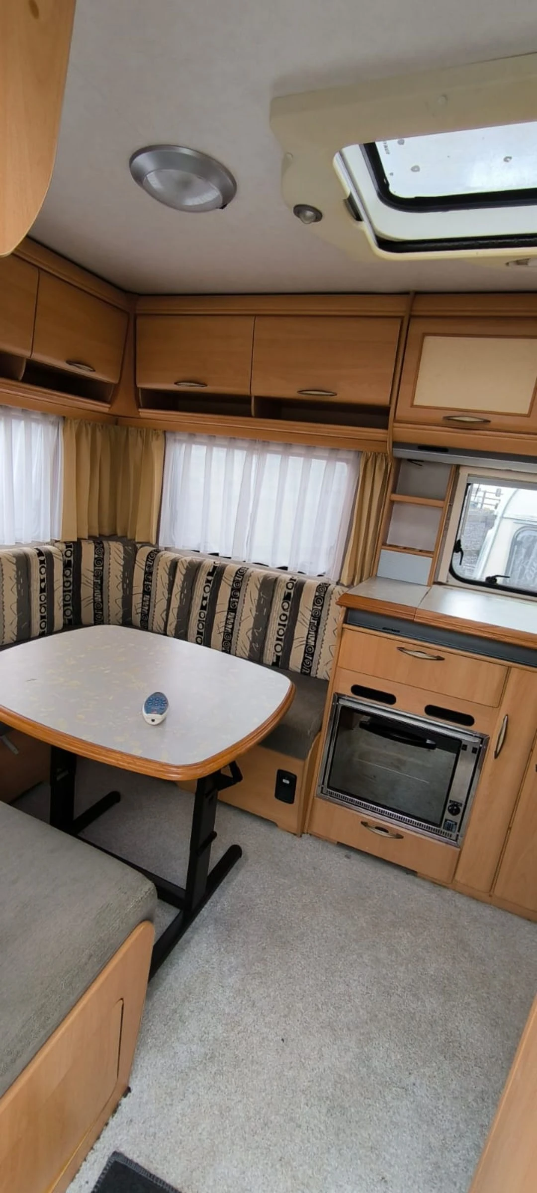 Каравана HYMER / ERIBA SWING 466 - изображение 6