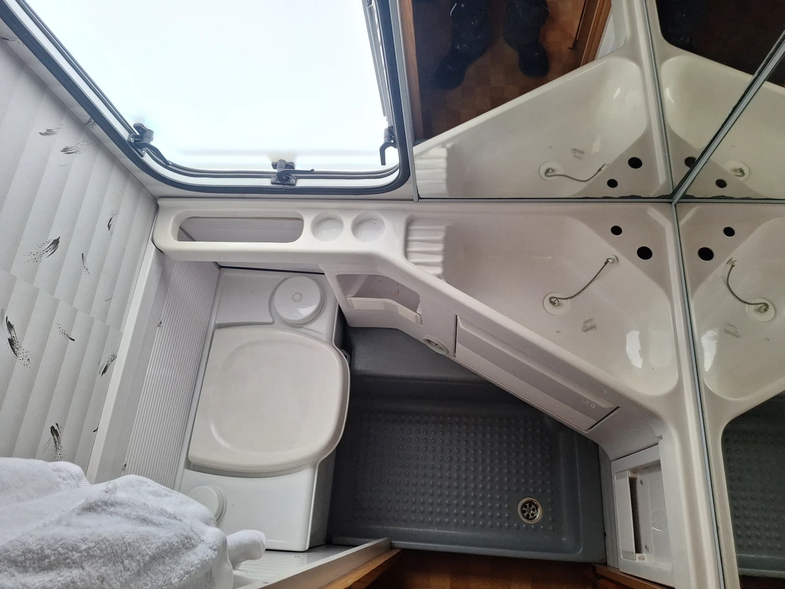 �������� Burstner ��������  | Mobile.bg � ����������� 14