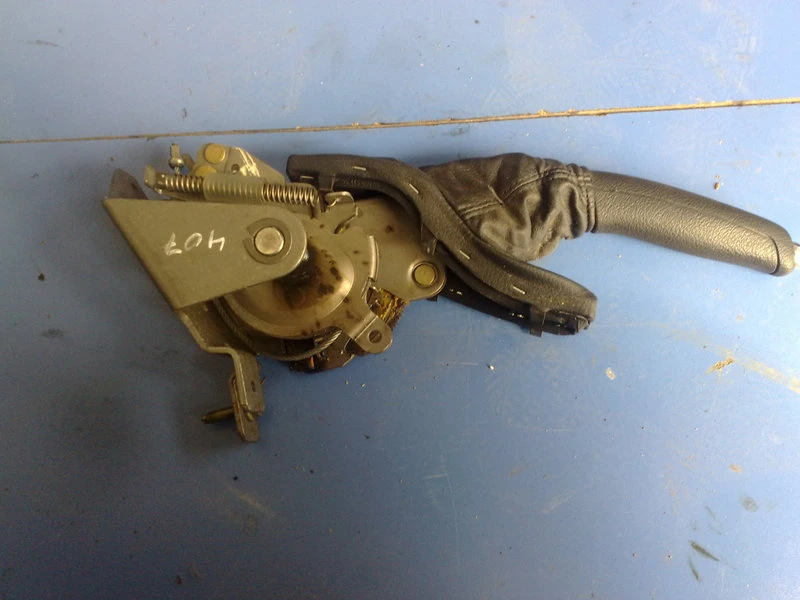 ръчна спирачка за Пежо 407 2.0хди (1)