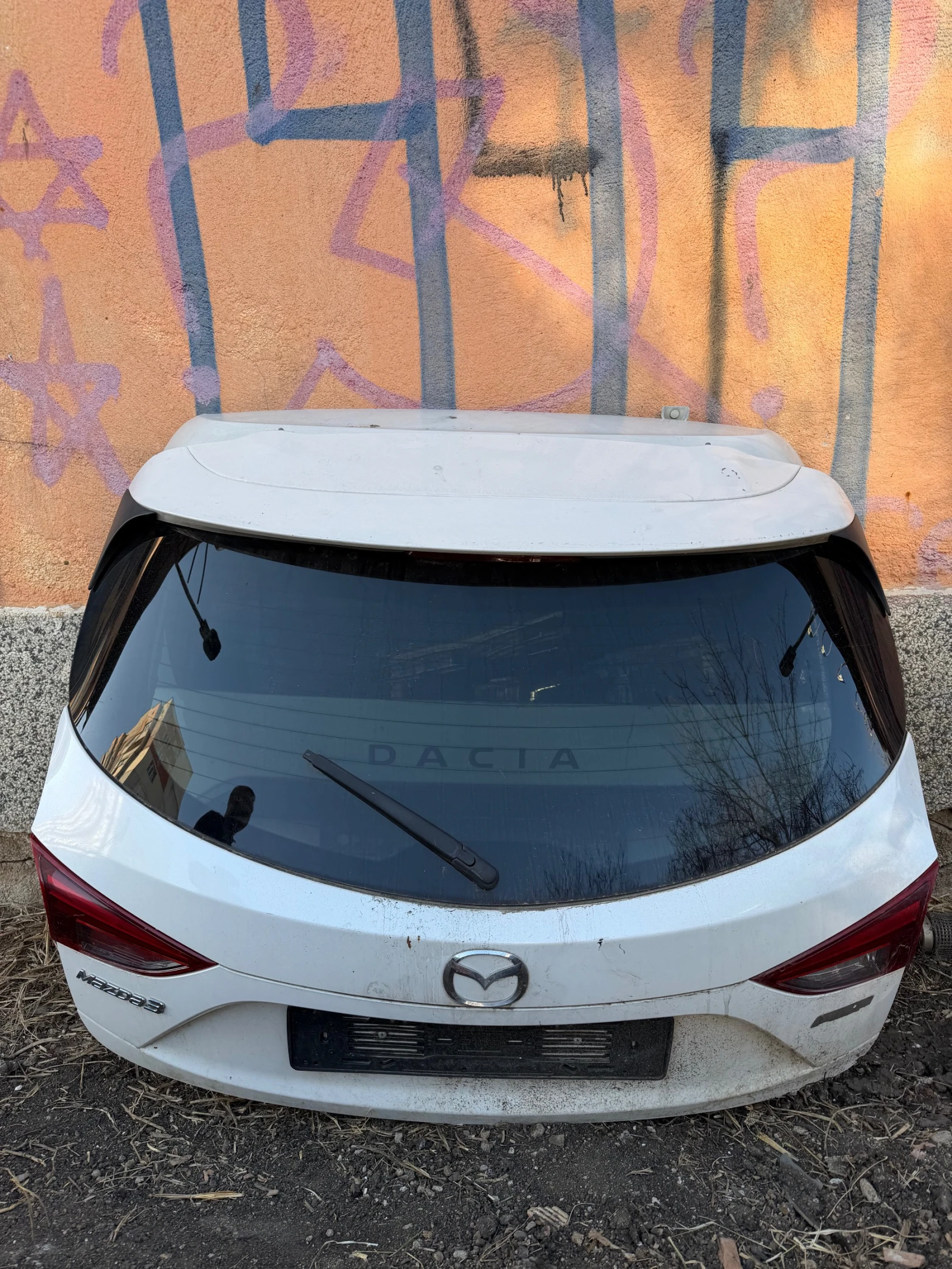 Mazda 3 2016г заден капак за хечбек бял, снимка 2 - Части - 53867247