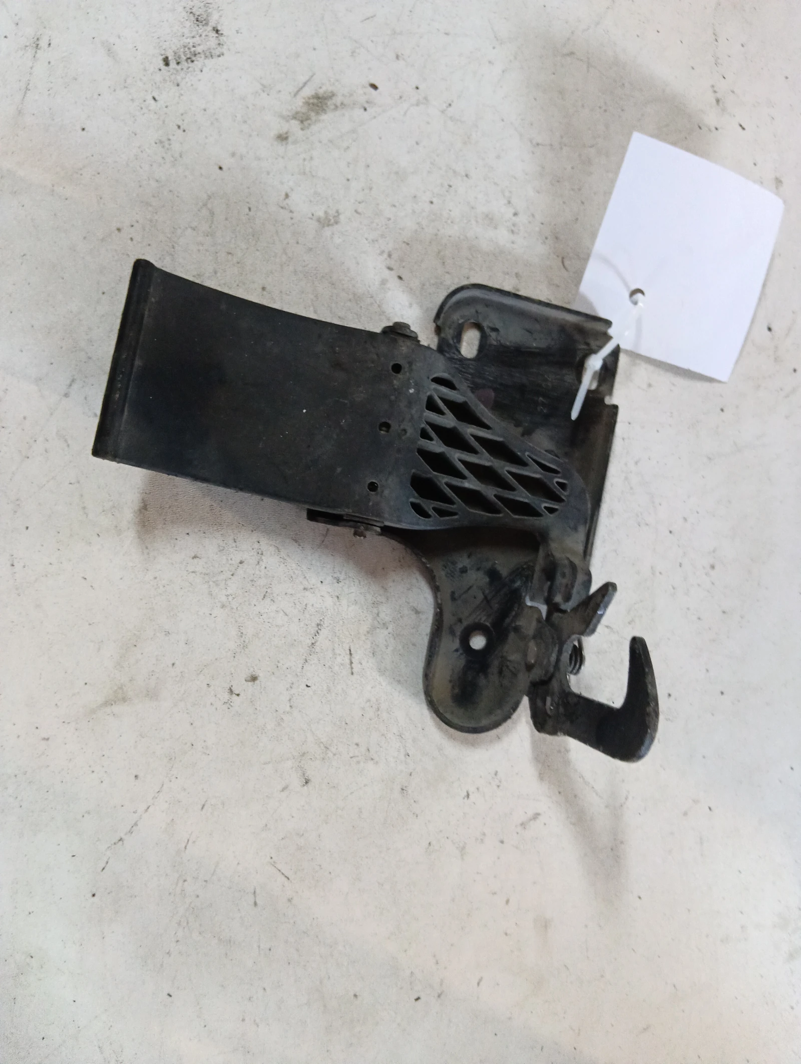 дръжка преден капак 4E0823485B Audi A8