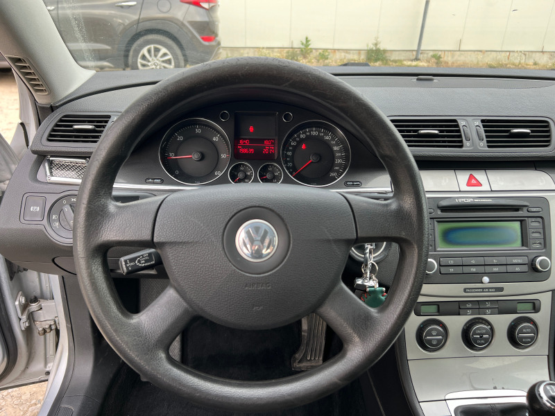 VW Passat 2.0 TDI 140 к.с. 6 скорости, снимка 13 - Автомобили и джипове - 45306059
