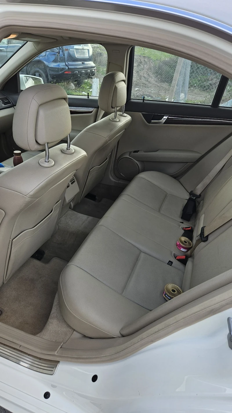 Mercedes-Benz C 300 4MATIC  V6, снимка 7 - Автомобили и джипове - 52664811