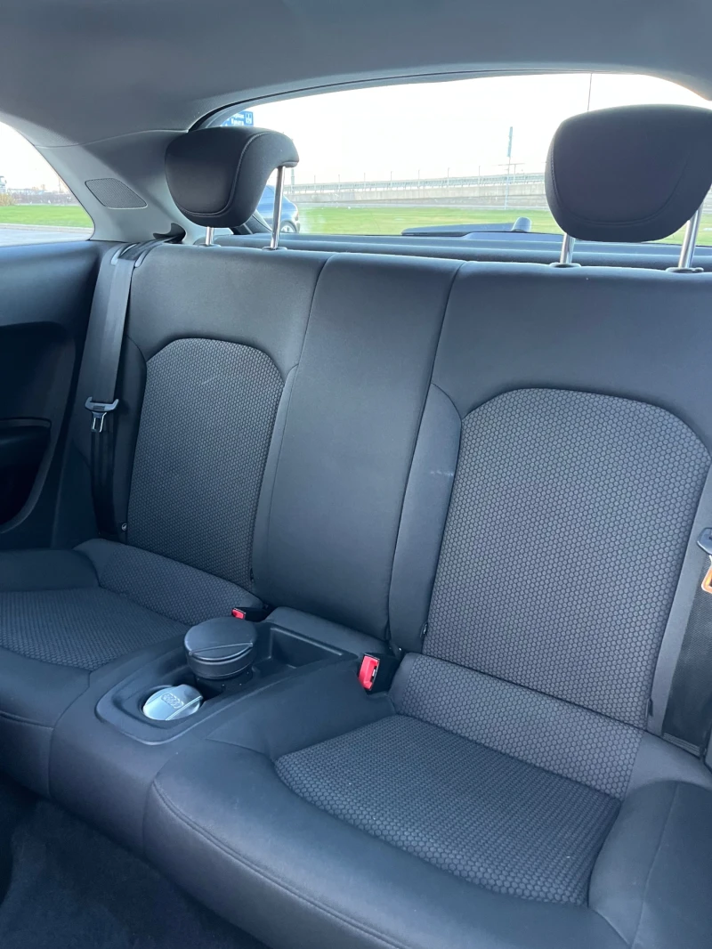 Audi A1 1.6 TDI, снимка 13 - Автомобили и джипове - 52805389