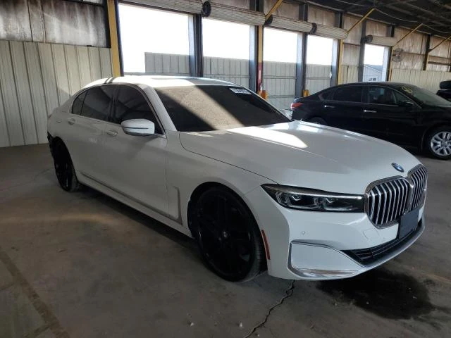 BMW 740 Harman/Kardon* Headu up* Apple Carplay, снимка 2 - Автомобили и джипове - 48255722