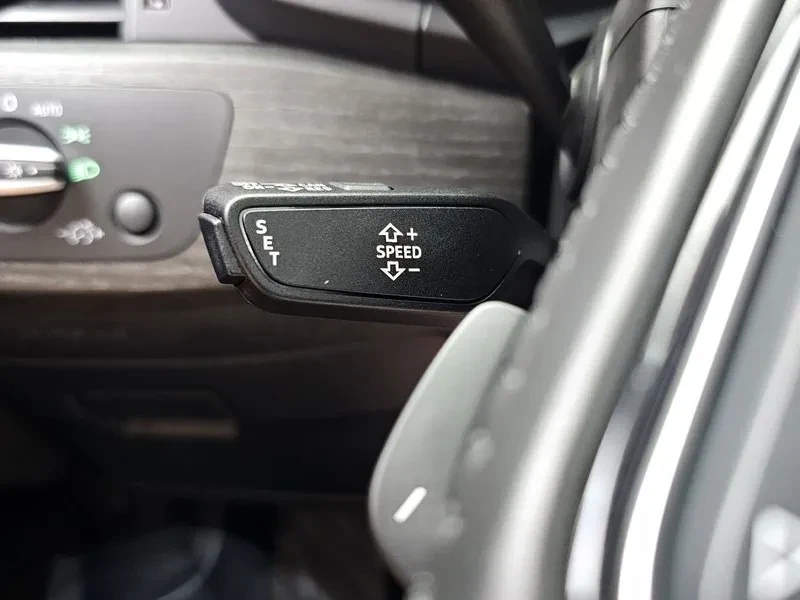 Audi A4 2.0 TDI, снимка 17 - Автомобили и джипове - 55012488