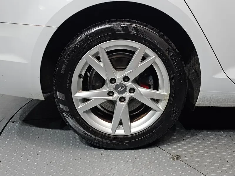 Audi A4 2.0 TDI, снимка 5 - Автомобили и джипове - 55012488