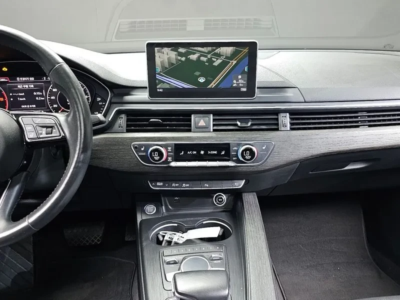 Audi A4 2.0 TDI, снимка 13 - Автомобили и джипове - 55012488