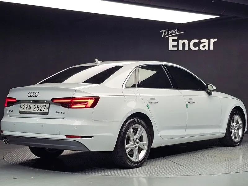Audi A4 2.0 TDI, снимка 2 - Автомобили и джипове - 55012488